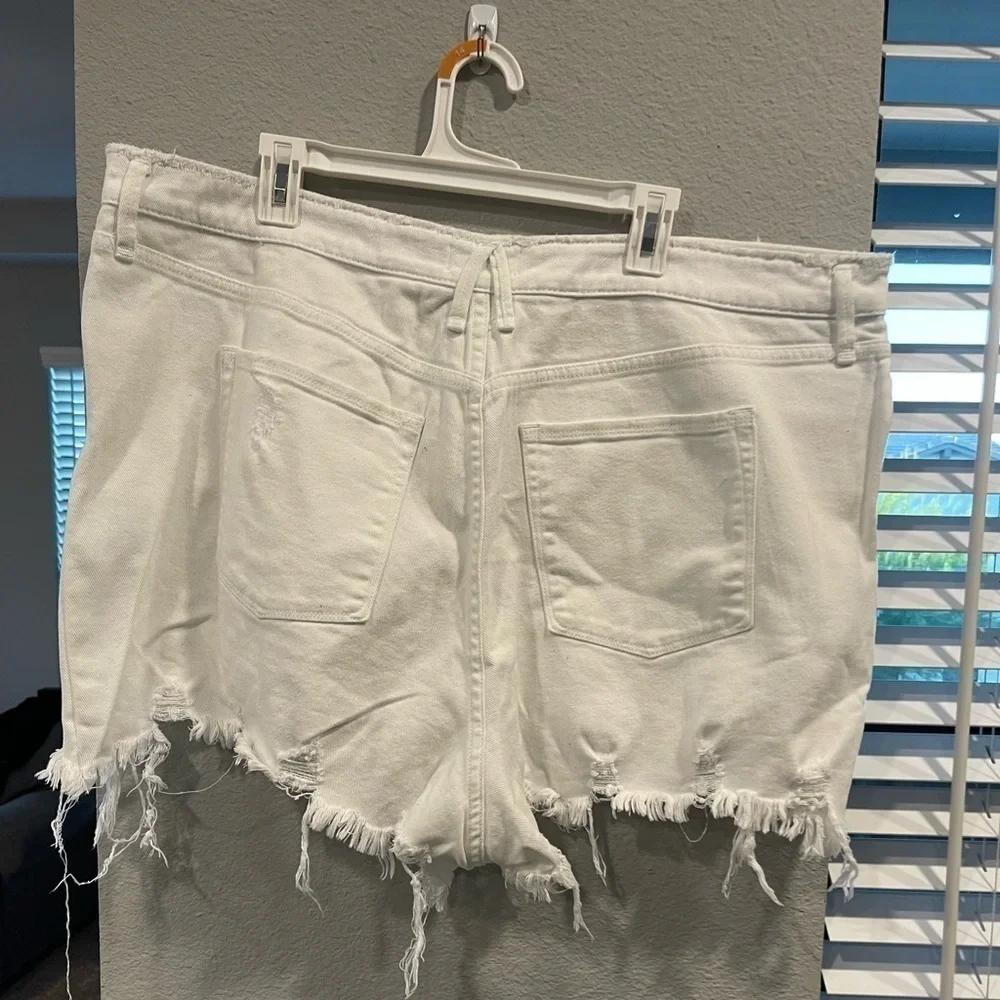GOOD AMERICAN The Bombshell High Waist Cutoff Denim Shorts Size 24
